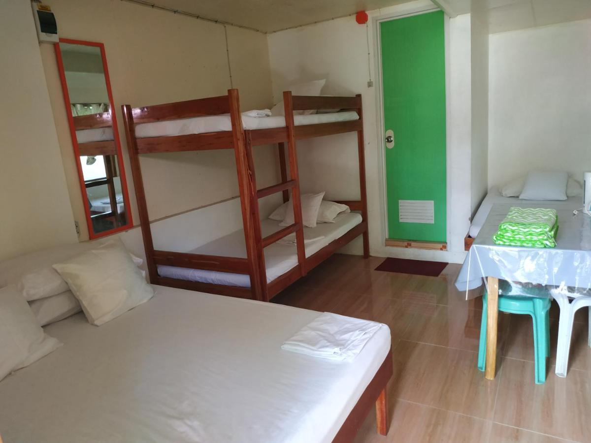 Emoks Guest House Moalboal Exterior photo